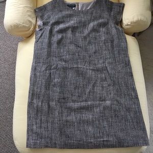 Jones New York women’s shift dress.